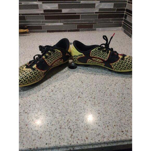 Under Armour Yellow Black Youth Kids Size 3 3Y Low Top Soccer Cleats Shoes - Picture 4 of 7